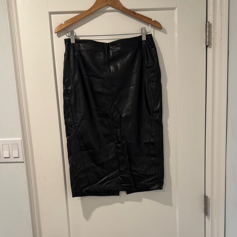 Reitmans Black Knee-Length Pencil Skirt